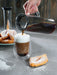 Kaffebrygger til 8 kopper - Aroma Brew  Moderne kaffebrygger der er velegnet til at brygge både varm og kold kaffe.  Med mikrofint rustfrit stålfilter bevares den fulde aroma, og et papirfilter er overflødigt.