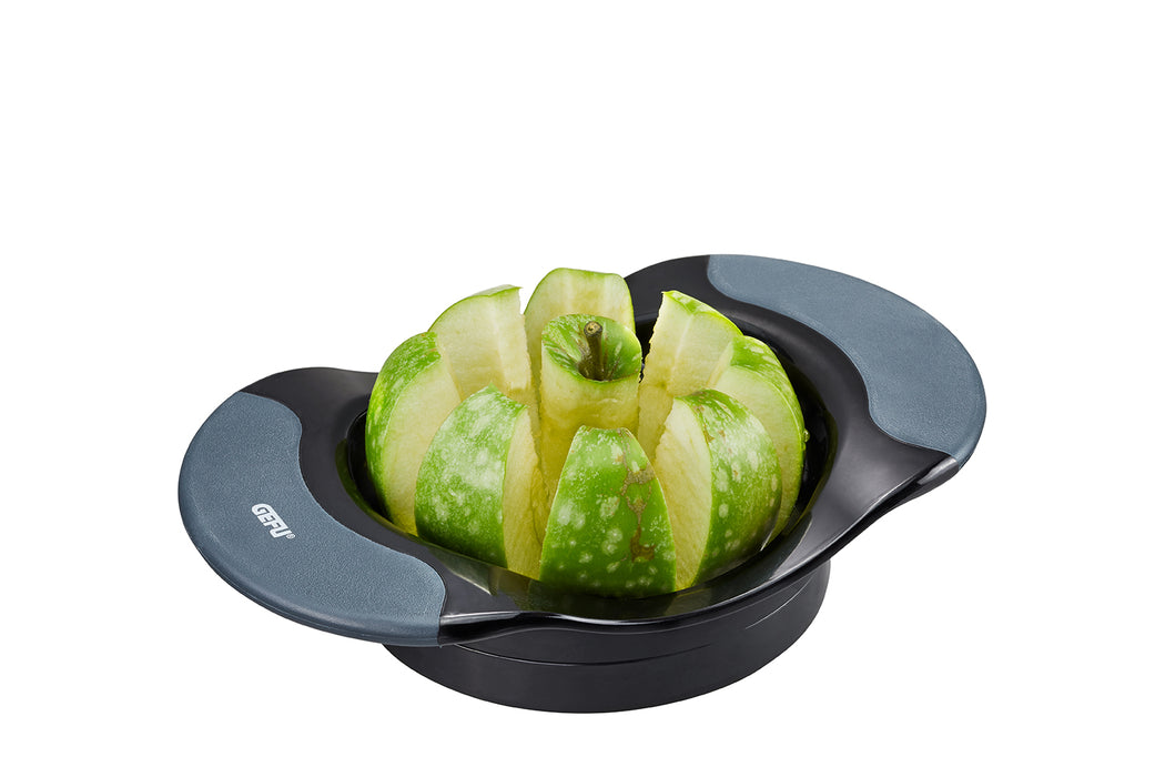 SWITCHY æble- og mangodeler.  Med 2-i-1-klingesystemet kan du let omdanne sprøde æbler til otte appetitlige stykker og duftende mango til to saftige halvdele.