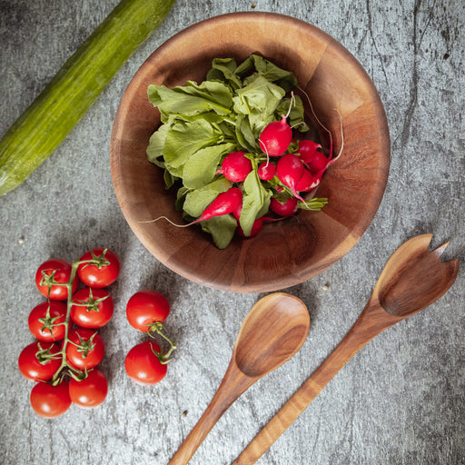 Salatbestik 36 cm, 2-delt akacietræ   Dekorativt og praktisk salatbestik der giver dig lyst til vitaminer.   2-delt salatbestik af slidstærkt akacietræ